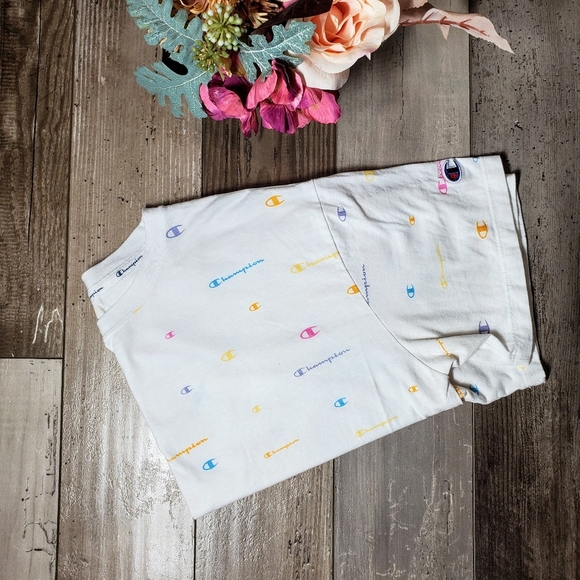 Champion Women's Cropped White Mult-Color Logo Print T-Shirt Size Small EUC - Picture 15 of 15